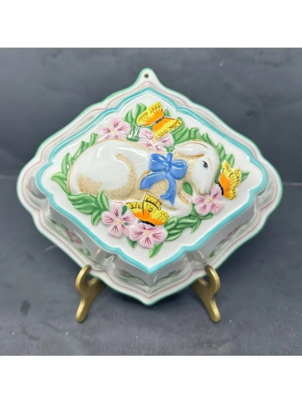 LE CORDON BLEU LAMB Butterflies Porcelain Mould Wall Decor Franklin Mint